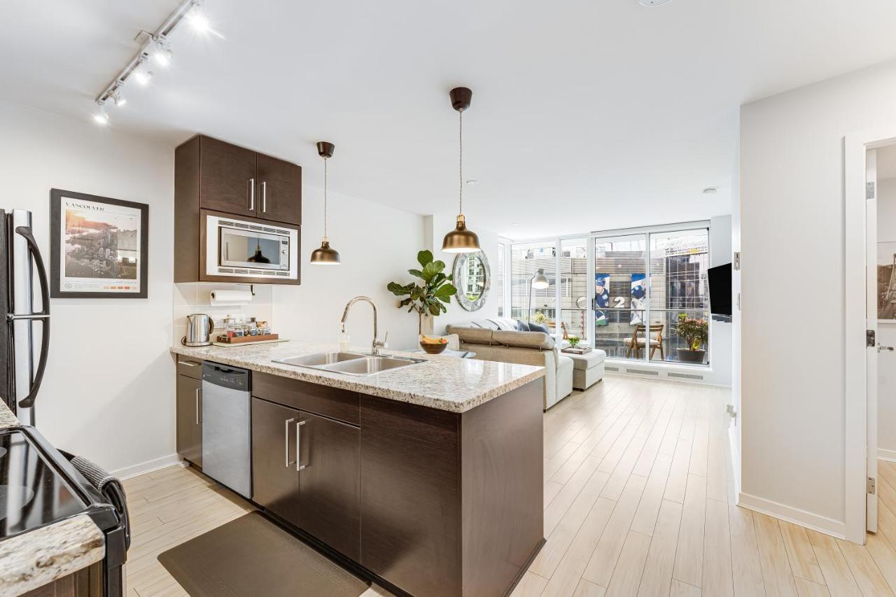 Heart Of Downtown 1 Bd Entire Condo - Pool, Gym, Parking, Office, Ac 溫哥華 外观 照片
