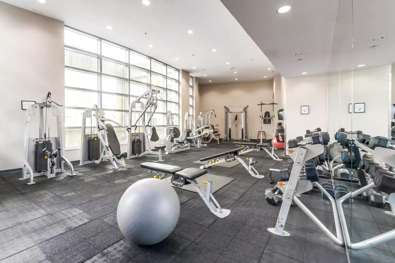 Heart Of Downtown 1 Bd Entire Condo - Pool, Gym, Parking, Office, Ac 溫哥華 外观 照片