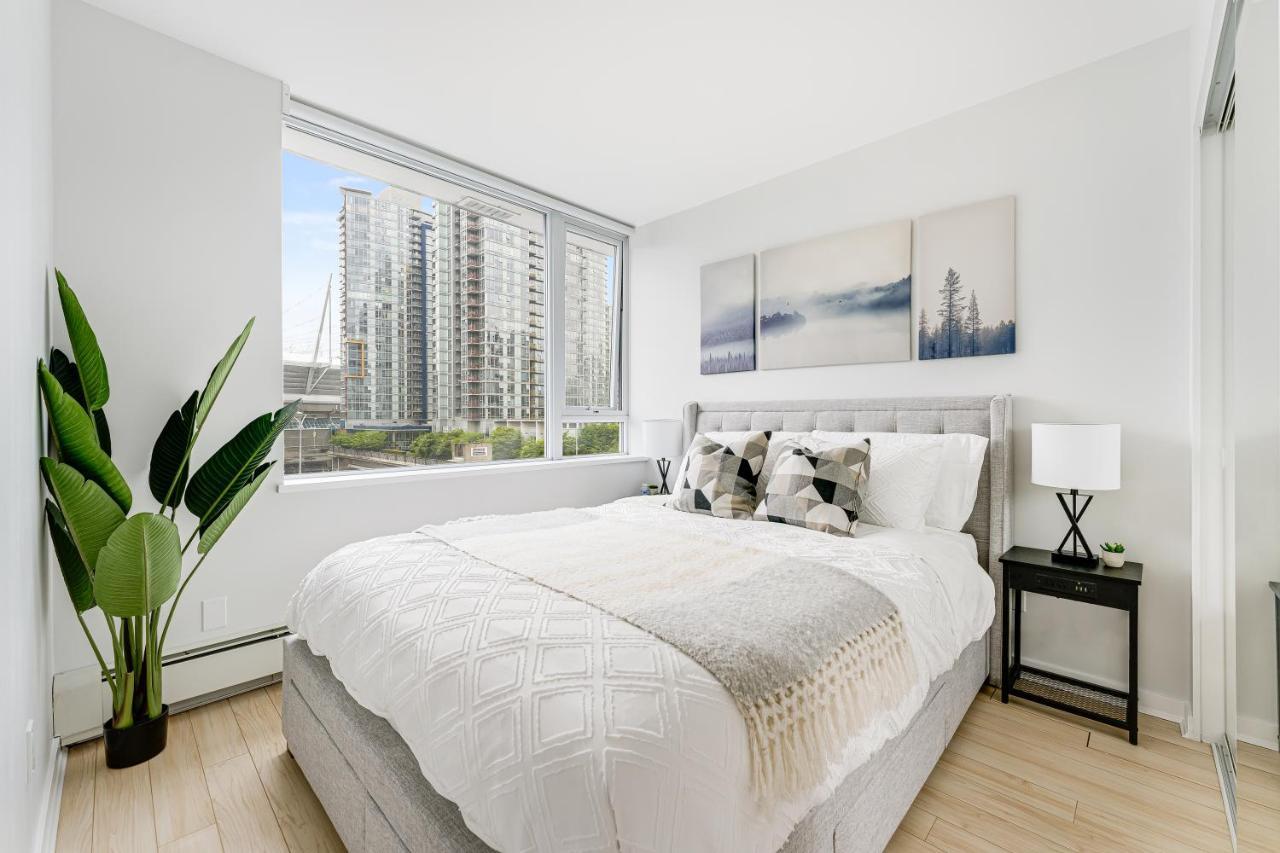 Heart Of Downtown 1 Bd Entire Condo - Pool, Gym, Parking, Office, Ac 溫哥華 外观 照片